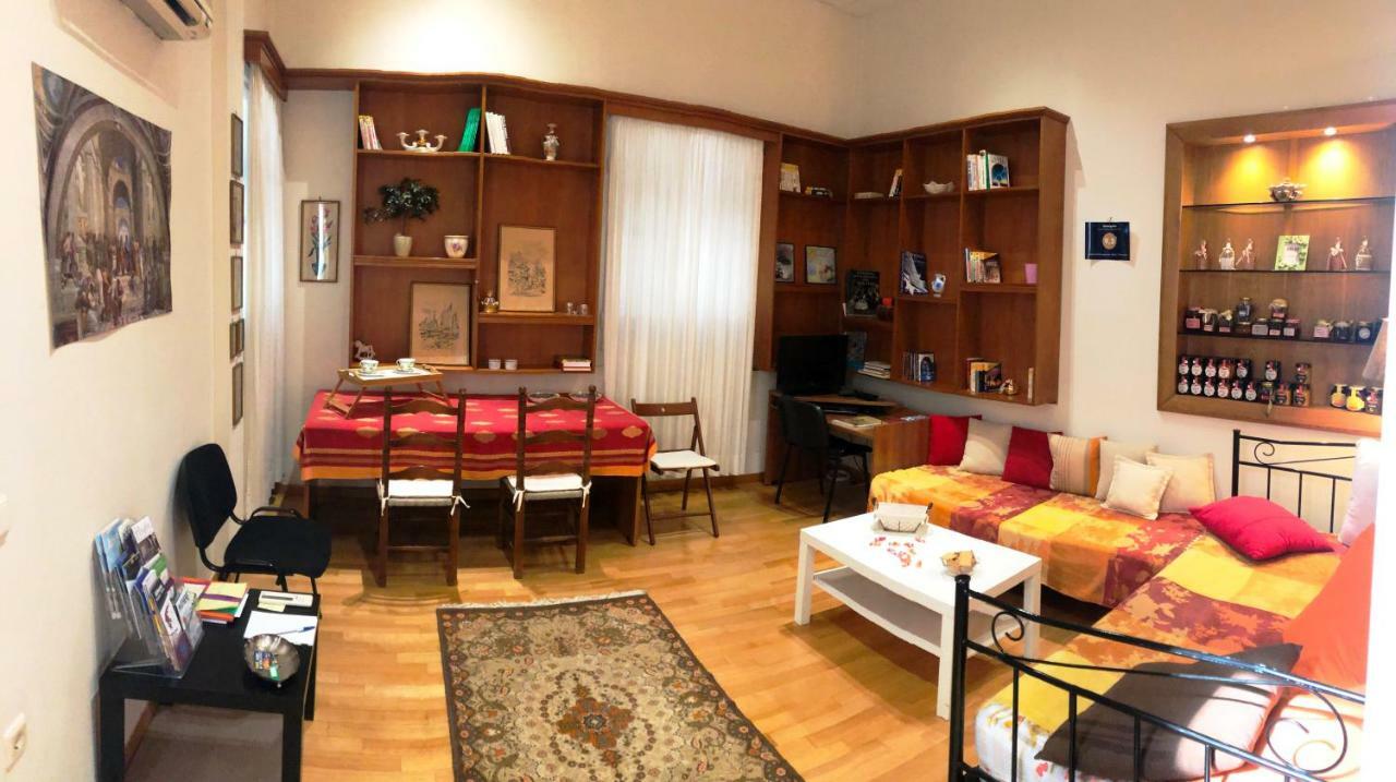 אתונה דירות באזור Exarchia, בגודל 80 מר, עם 3 חדרי שינה ו- 1 חדרי רחצה פרטיים מראה חיצוני תמונה